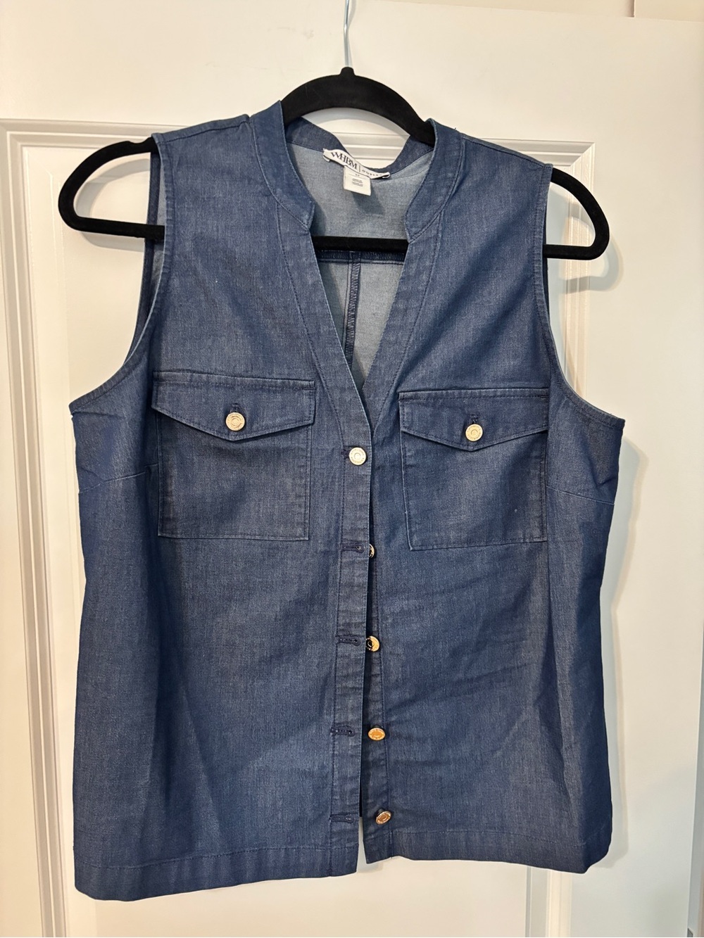 White House Black Market Sleeveless Denim Button-Down Top - Blue